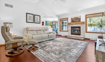 N9168 Cherry Meadow Dr, Appleton, WI 54915