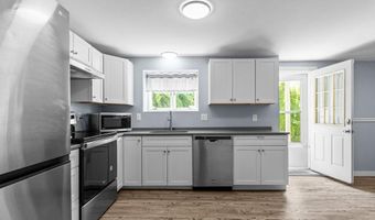 132 Maple Ave, Middletown, RI 02842