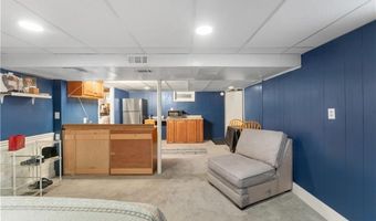 64 Deerfield Dr, Warwick, RI 02886