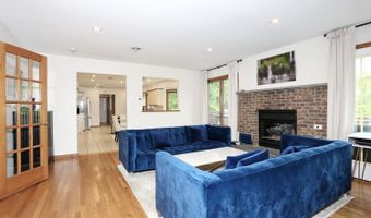 3 Larissa Ct, Airmont, NY 10952