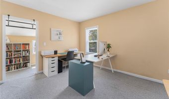 163 Bluff Ave, Cranston, RI 02905