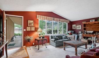 2720 Parkway Ct, Wisconsin Rapids, WI 54494