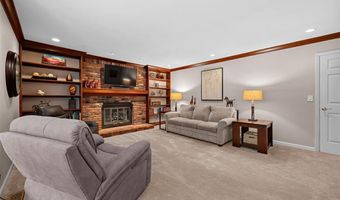551 Lering Ct, Ballwin, MO 63011