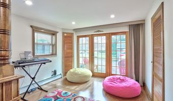 14 Montclair Ave, Airmont, NY 10952