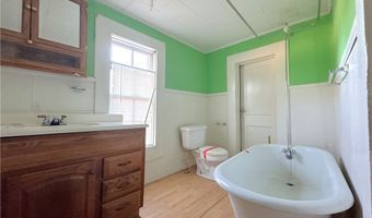 203 3rd St SE, Aliceville, AL 35442