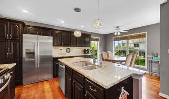 5 Lancaster Ct, Algonquin, IL 60102