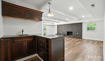 2528 Arnold Dr, Charlotte, NC 28205