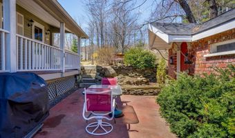 15 Second Cove Rd, Winthrop, ME 04364