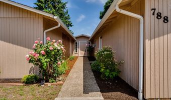 786 788 W QUINALT St, Springfield, OR 97477