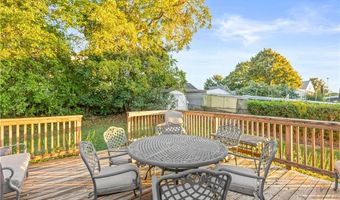 25 Loomis St, Cranston, RI 02920