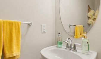44367 OAKMONT MANOR Sq, Ashburn, VA 20147