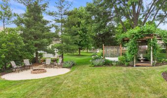 1860 Haverford Dr, Algonquin, IL 60102