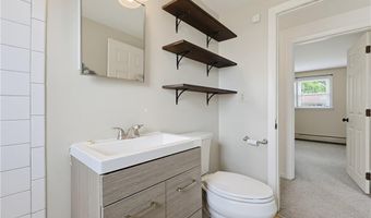 29 Rosedale Dr, Bristol, RI 02809