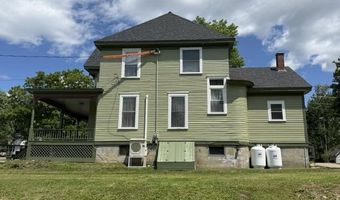 51 Broadway St, Baileyville, ME 04694