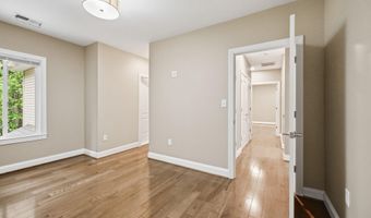 8474 ARARAT Ct, Annandale, VA 22003