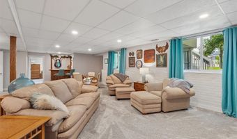 405 Plumwood Ct SW, Altoona, IA 50009