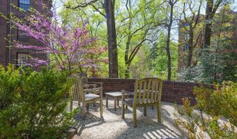 3041 SEDGWICK St NW 201-D, Washington, DC 20008