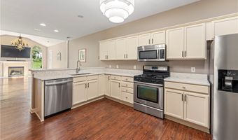 276 Sandover Dr, Aurora, OH 44202
