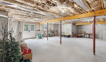 61 Beecher Rd, Brooklyn, CT 06234