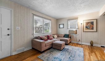 305 E Main St, Bergenfield, NJ 07621