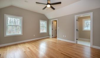 55 Richardson St, Billerica, MA 01821
