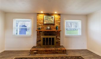 126 Greenbriar Dr, Aurora, OH 44202