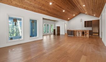 33542 Westview Dr, Bigfork, MT 59911