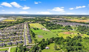 1010 Huntleigh Dr, Bentonville, AR 72713