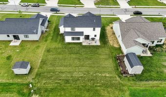 1308 Hideaway Dr, Auburn, IN 46706