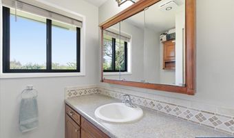2832 Oak Grove Dr NW, Albany, OR 97321