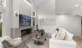 1963 Swallow Ln, Carlsbad, CA 92009