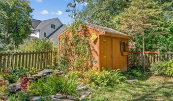 5929 AVON Dr, Bethesda, MD 20814