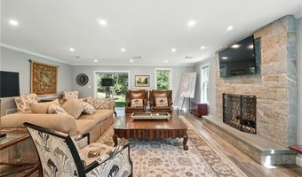 25 Rock Way, East Greenwich, RI 02818