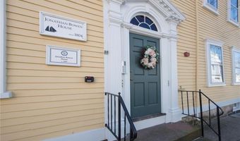 35 Pelham St D, Newport, RI 02840