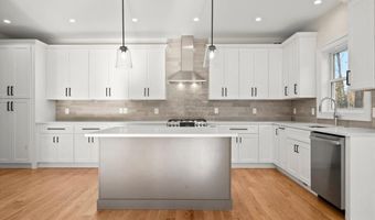 19 Fieldstone Court Ct 19, Bethel, CT 06801