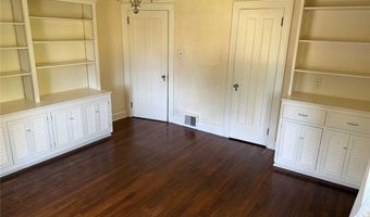 950 Merriman Rd, Akron, OH 44303