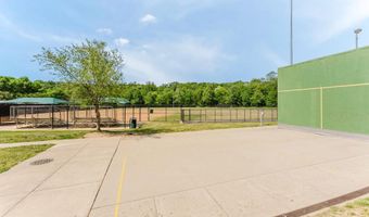 2725 S WALTER REED Dr B, Arlington, VA 22206