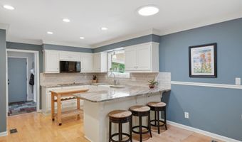 3401 Woodview Pl, Columbus, OH 43220