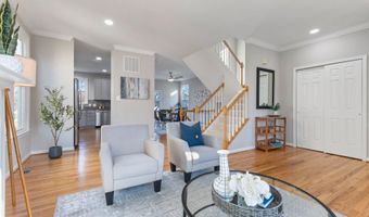 517 N JEFFERSON St, Arlington, VA 22205