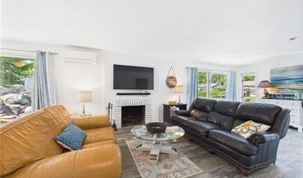 34 Beach Plum Rd, Narragansett, RI 02882