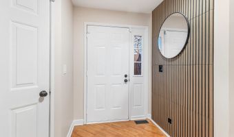 737 W Happfield Dr, Arlington Heights, IL 60004