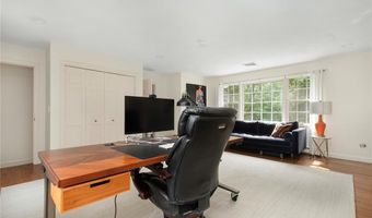 215 Watch Hill Dr, East Greenwich, RI 02818