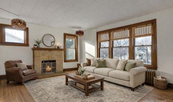 411 E Walker St, Ash Grove, MO 65604