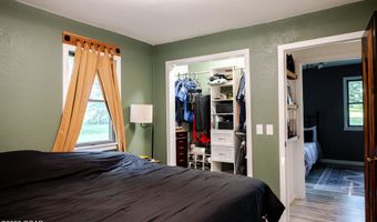 303 N Hudson Ave, Aurora, MO 65605