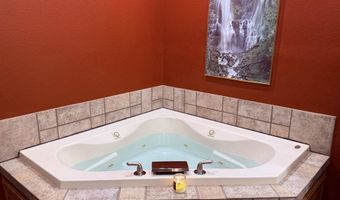 129 Riverview Dr, Anderson, MO 64831