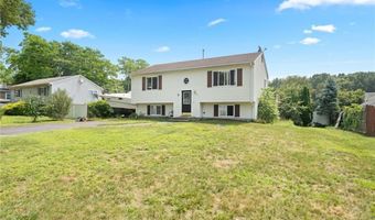 34 Pequot Ave, Warwick, RI 02889