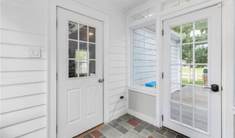 138 Homecrest Ave, North Smithfield, RI 02896