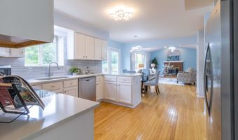 2864 Mystic Dr, Ann Arbor, MI 48103