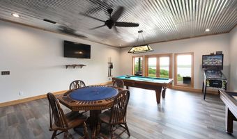 685 River Oaks Dr, Big Sandy, TN 38221