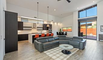 6525 E CAVE CREEK Rd 33, Cave Creek, AZ 85331